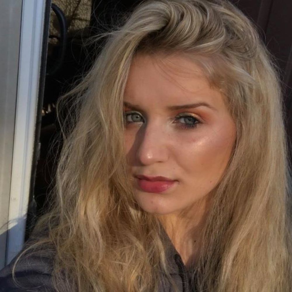 Meet your Posher, Julia